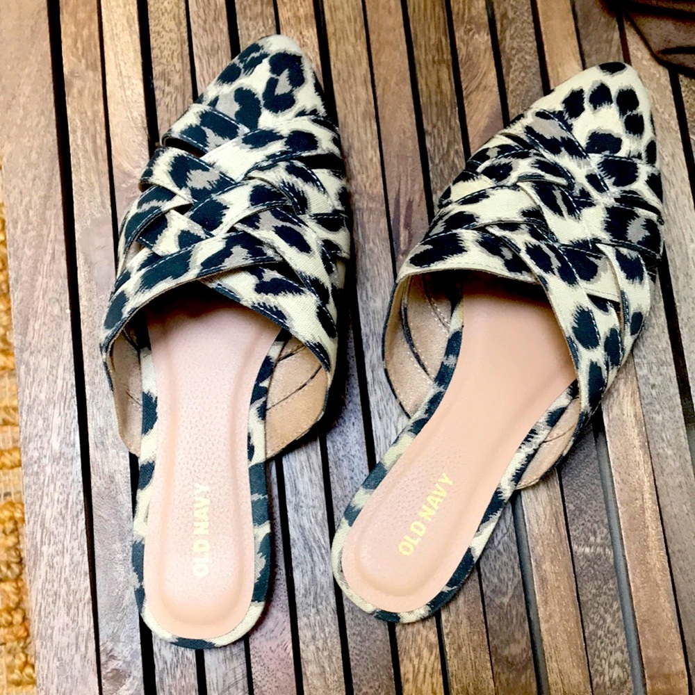 Women’s Leopard Mule Sandals, Size 7.5